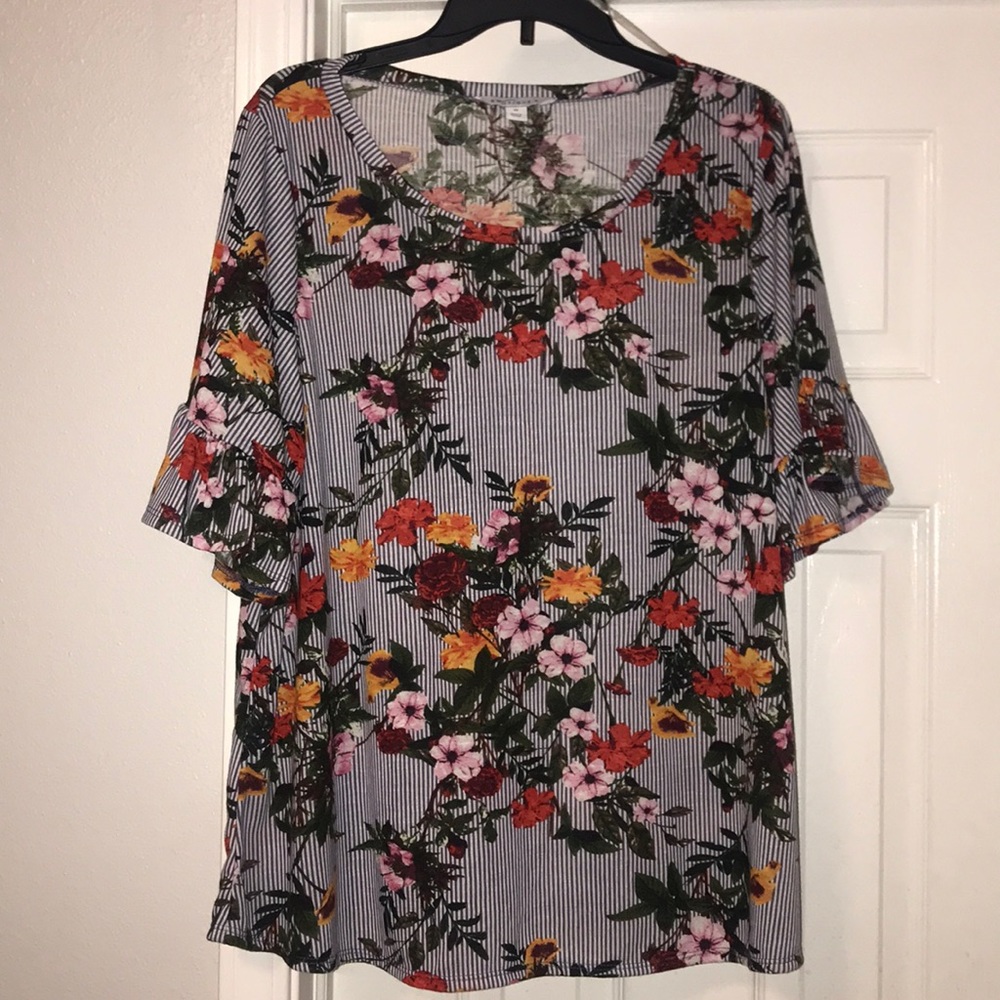 Cute floral top